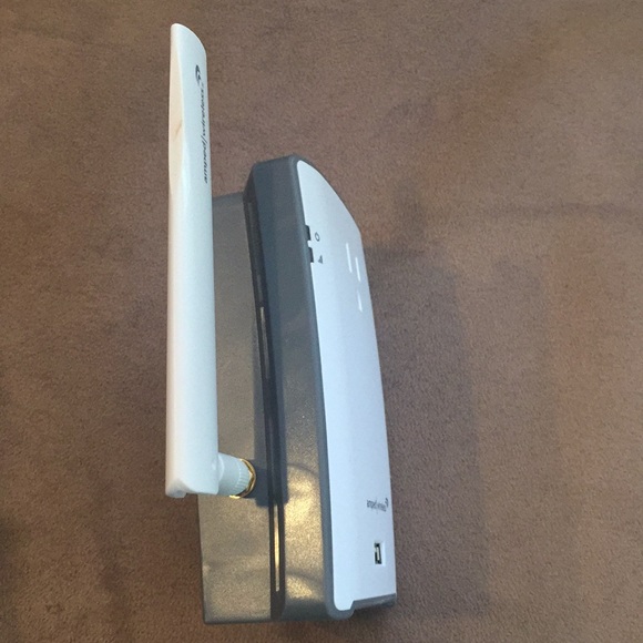 Wireless WiFi Range Extender - Picture 2 of 8